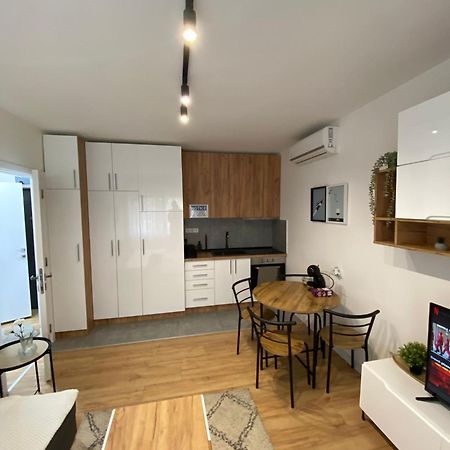 Urban Oasis Apartment Sajmiste Exterior photo